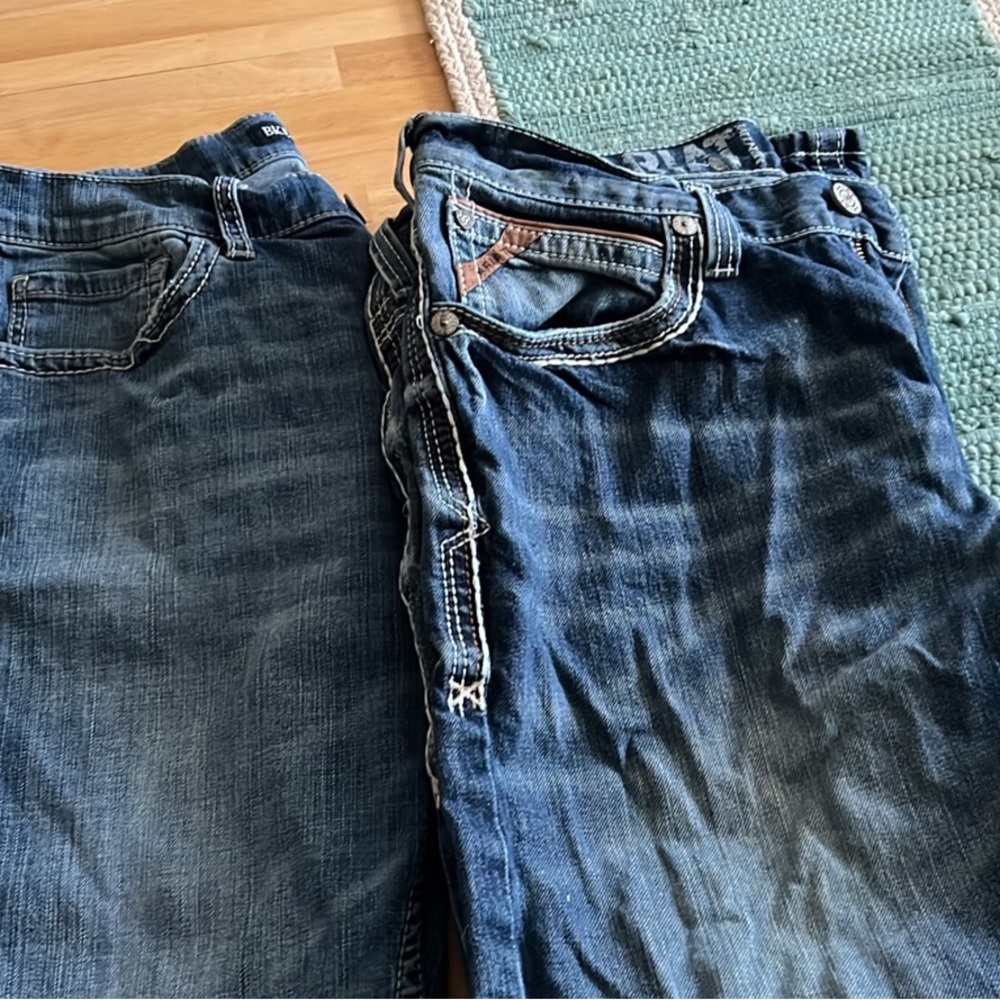 Men’s jeans. 34x32 Ariat jeans and BKE Jake’s straight legs.